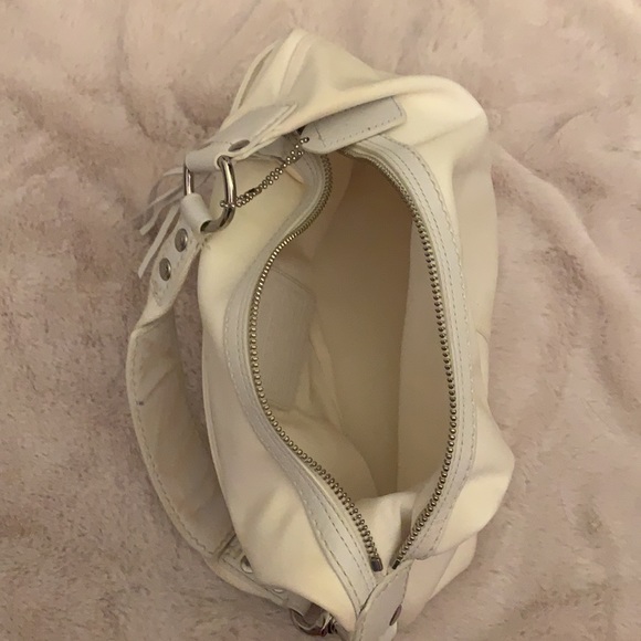 Coach White canvas shoulder bag with leather trim. - Picture 5 of 9